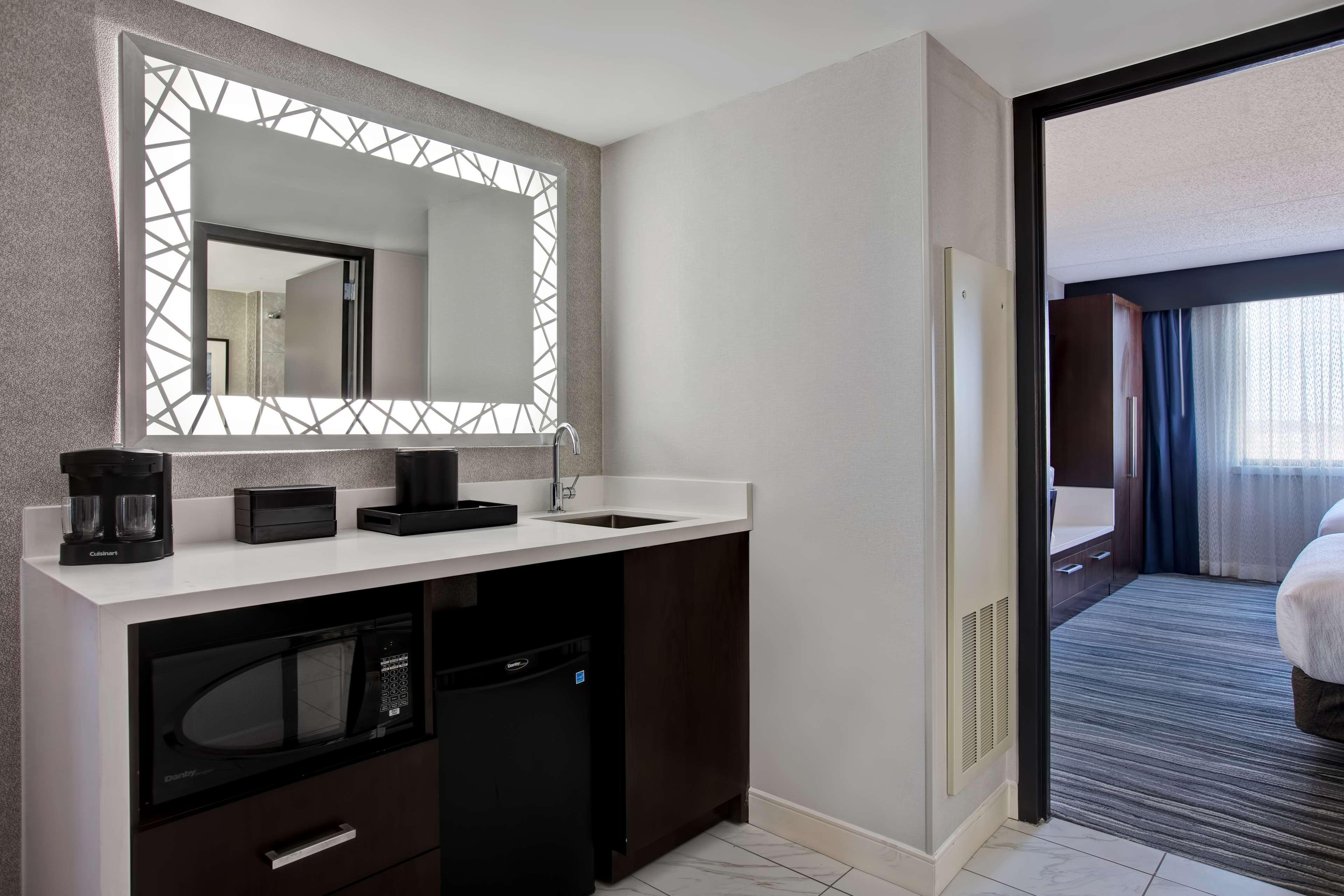 Embassy Suites Syracuse East Syracuse Buitenkant foto