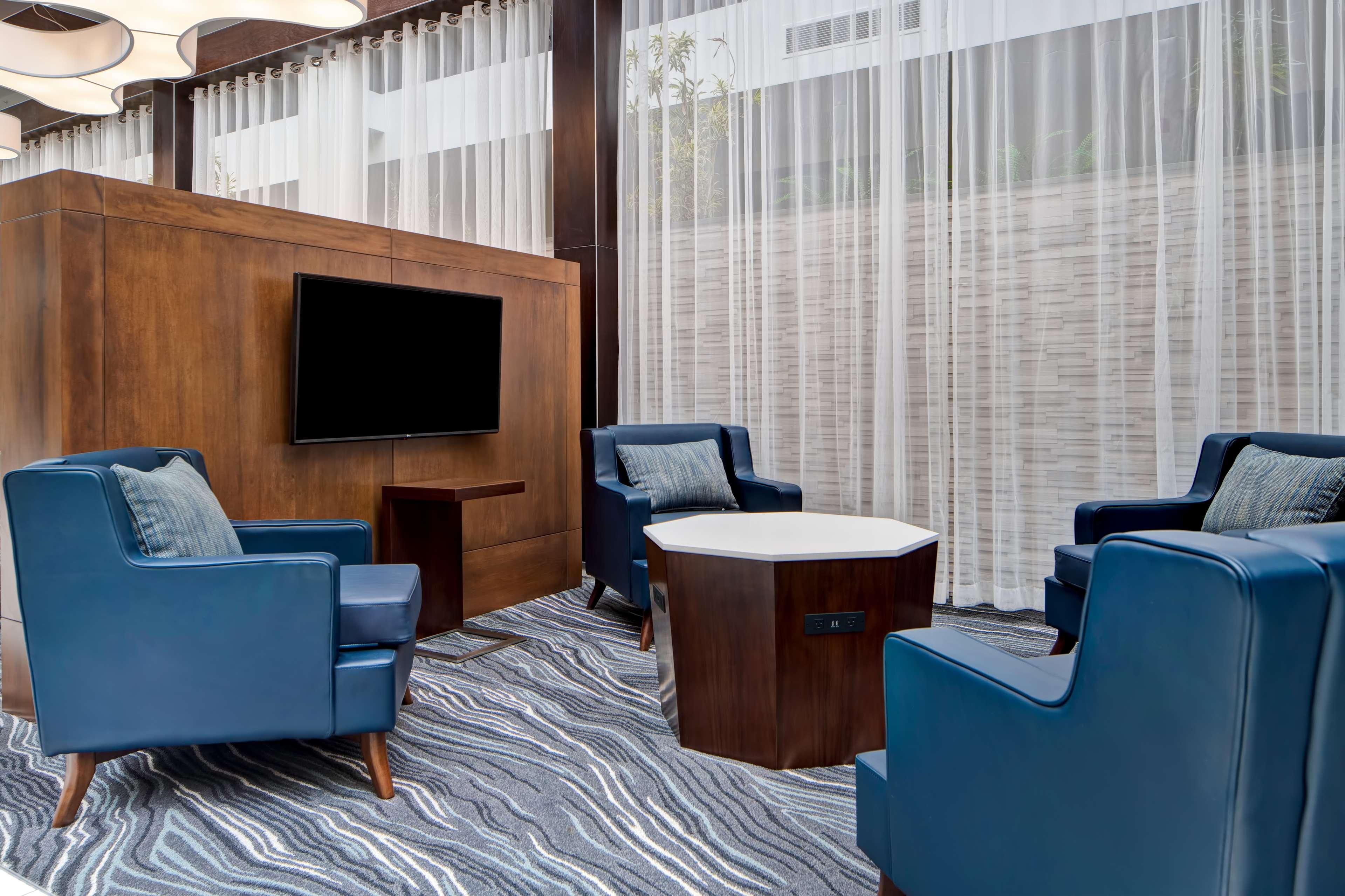 Embassy Suites Syracuse East Syracuse Buitenkant foto