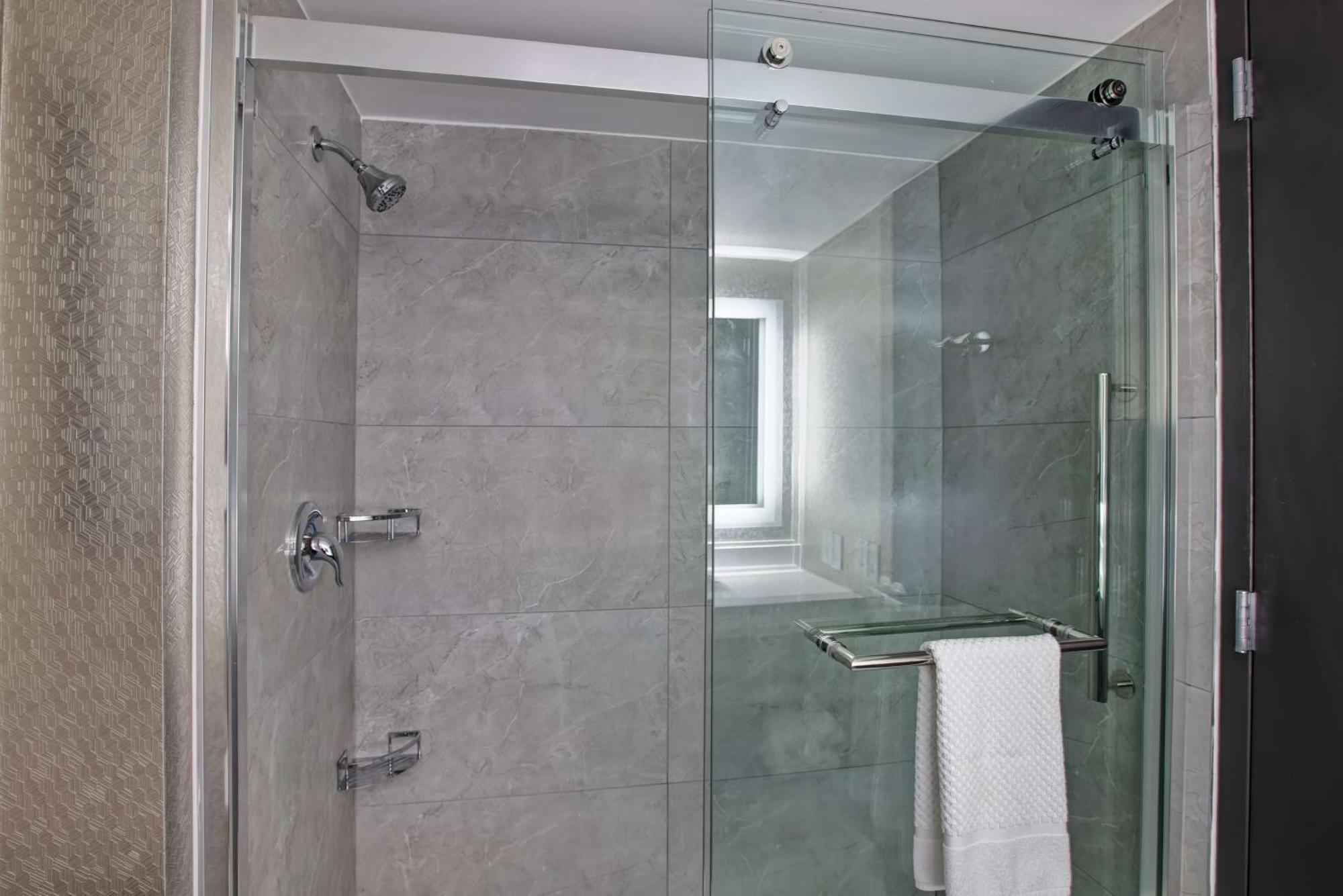 Embassy Suites Syracuse East Syracuse Buitenkant foto