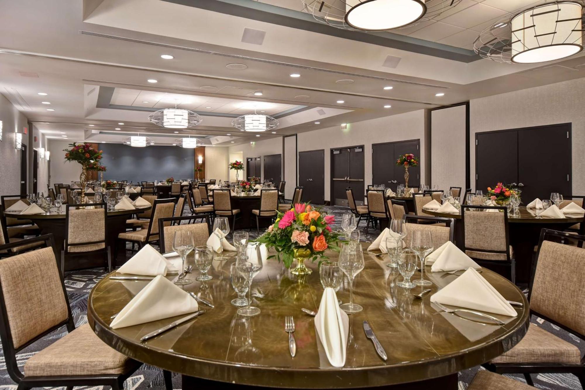Embassy Suites Syracuse East Syracuse Buitenkant foto