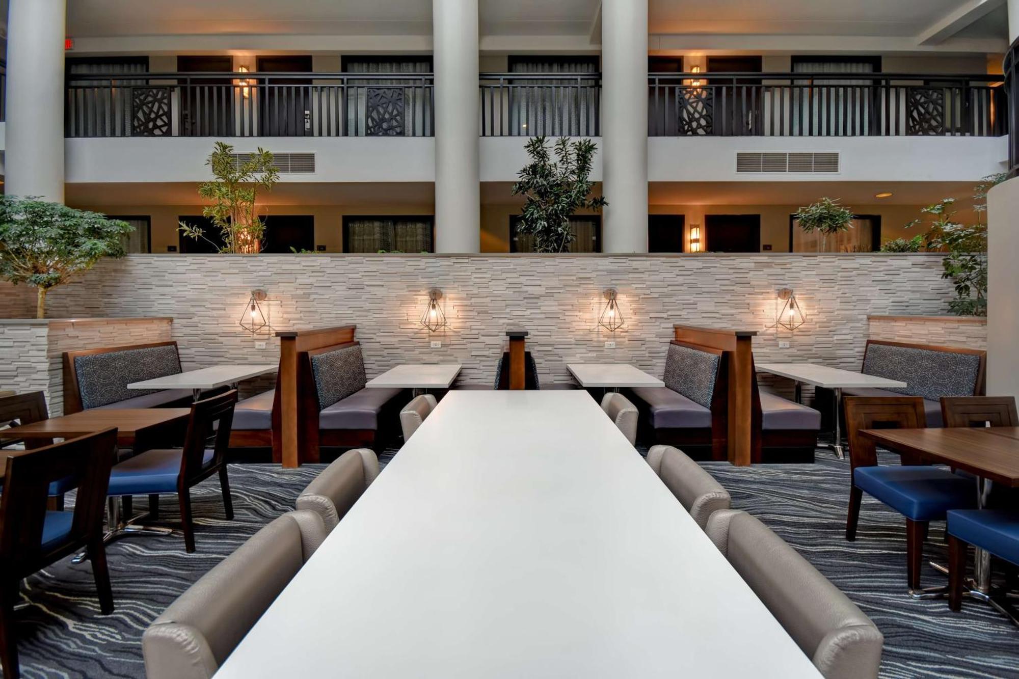 Embassy Suites Syracuse East Syracuse Buitenkant foto